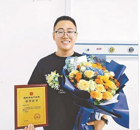 哈医大二院医生李启山 捐献干细胞为生命续航